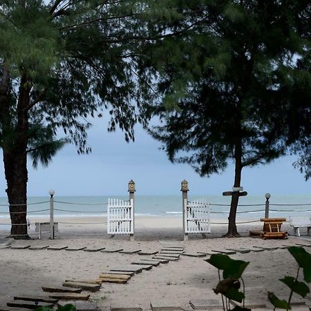 Baan Kratom Tong By The Sea Villa ชะอำ ภายนอก รูปภาพ