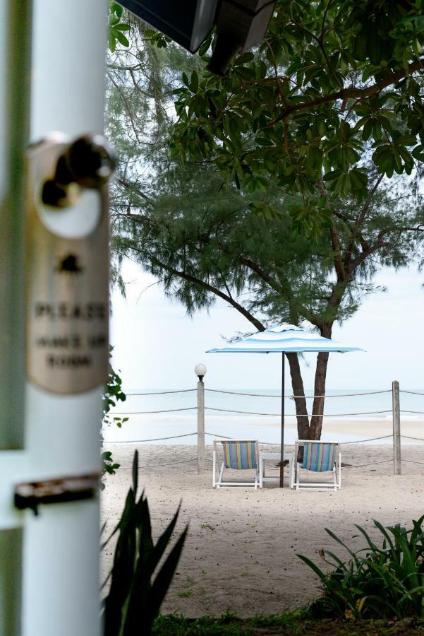 Baan Kratom Tong By The Sea Villa ชะอำ ภายนอก รูปภาพ